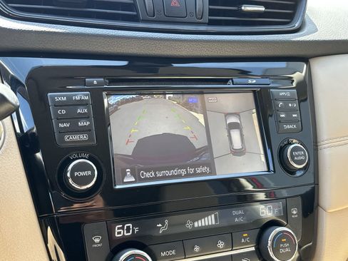 Used 2017 Nissan Rogue SL AWD/4WD image 21