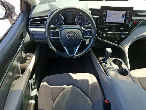 Used 2022 Toyota Camry LE image 11