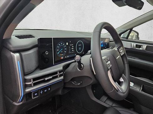 Used 2025 Hyundai Santa Fe Limited AWD/4WD image 3