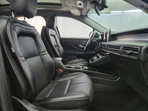 Used 2022 Lincoln Corsair AWD w/ Premium Package image 29