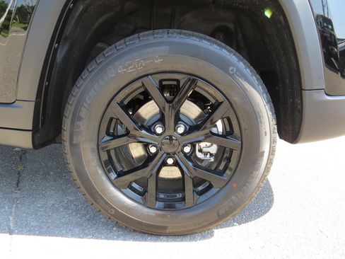 New 2025 Jeep Grand Cherokee 4WD image 11