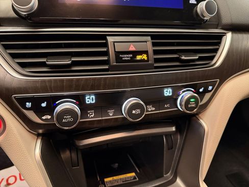 Used 2022 Honda Accord Touring image 22