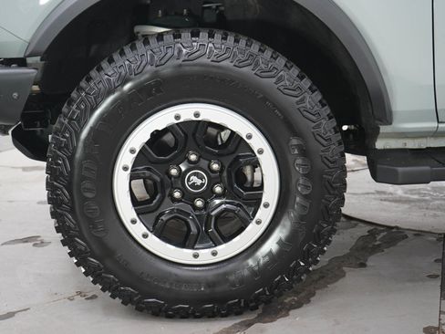 Used 2022 Ford Bronco Outer Banks w/ Sasquatch Package AWD/4WD image 28