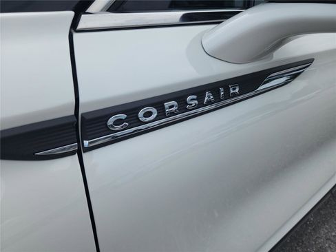 New 2026 Lincoln Corsair Premiere image 10
