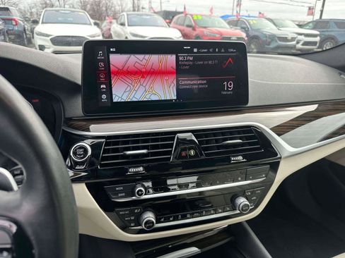 Used 2023 BMW 530i xDrive w/ Premium Package image 30