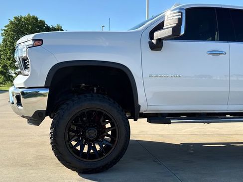 Used 2024 Chevrolet Silverado 2500 LTZ AWD/4WD image 5