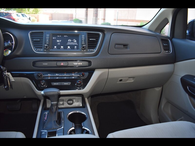 Used 2019 Kia Sedona LX FWD image 32