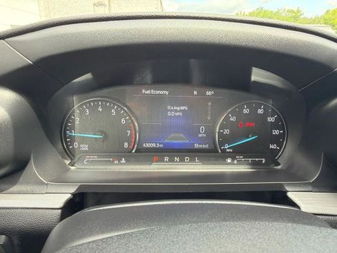 Certified 2022 Ford Explorer XLT w/ Equipment Group 202A AWD/4WD image 5