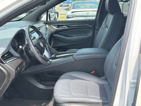 Used 2023 Buick Enclave Essence w/ Experience Buick Package FWD image 5
