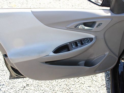 Used 2017 Chevrolet Malibu LT image 19