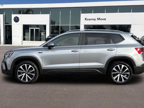 Used 2022 Volkswagen Taos SE image 7