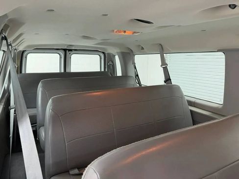 Used 2003 Ford E-350 and Econoline 350 XL RWD image 30
