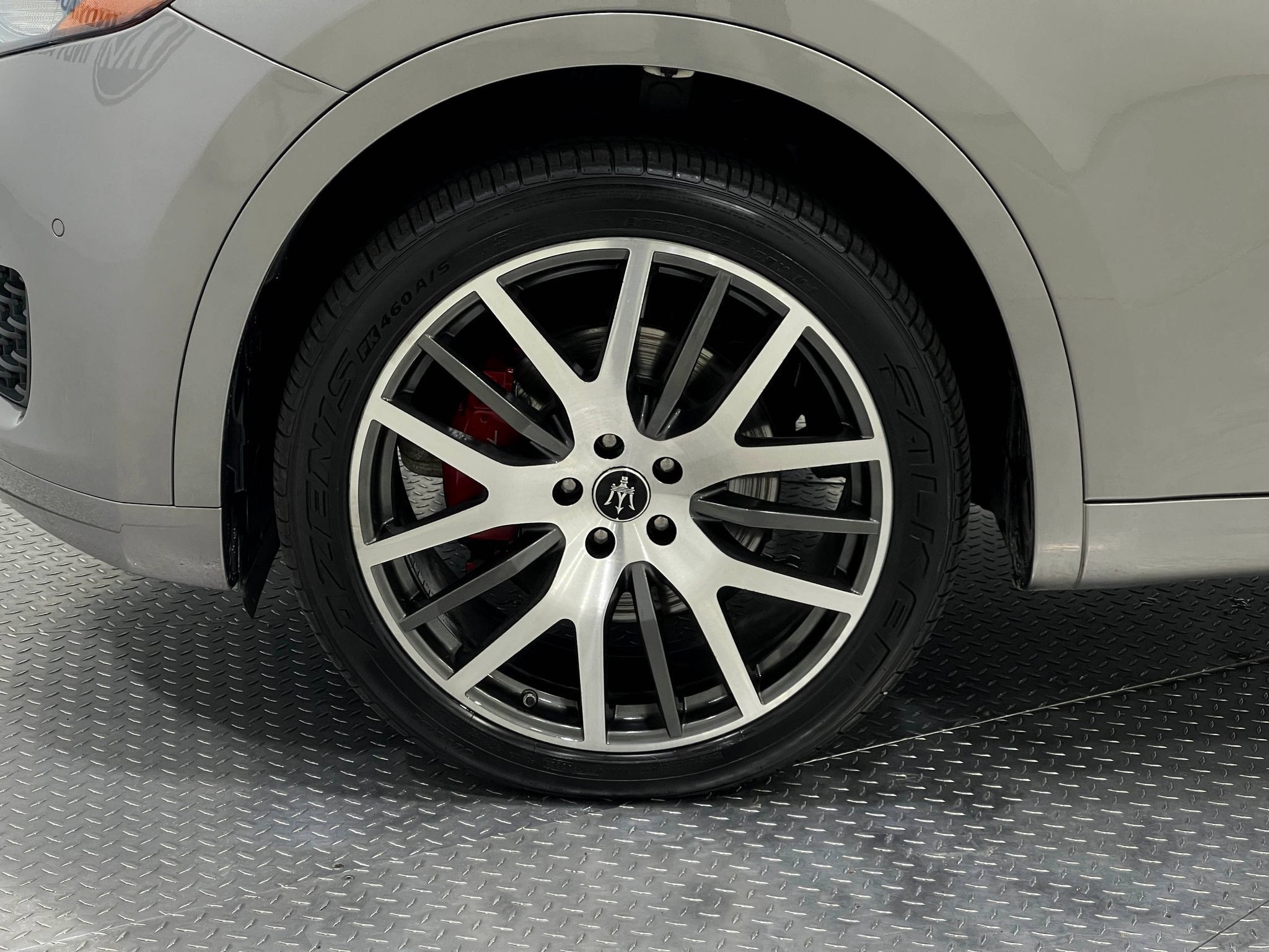 Used 2021 Maserati Levante AWD/4WD image 35