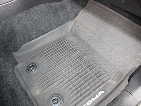 Certified 2021 Toyota Tacoma SR AWD/4WD image 39