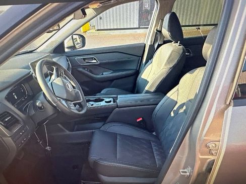 Used 2026 Nissan Rogue Platinum w/ Platinum Premium Package AWD/4WD image 6