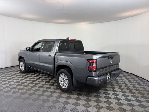 Used 2022 Nissan Frontier SV w/ Technology Package AWD/4WD image 8