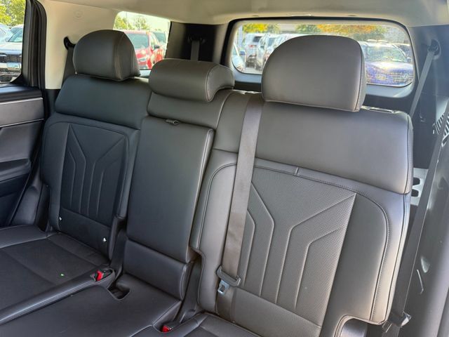 Used 2025 Hyundai Santa Fe SEL AWD/4WD image 30