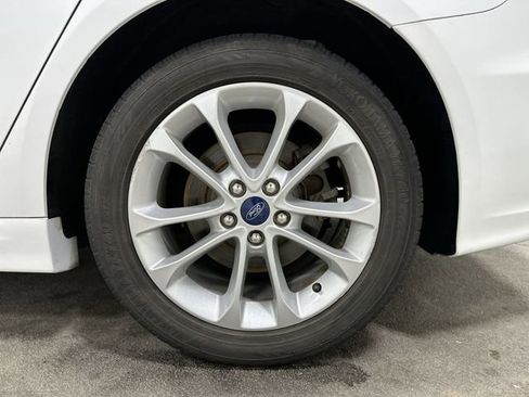 Used 2020 Ford Fusion SE FWD image 14