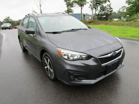 Used 2019 Subaru Impreza 2.0i Premium w/ Eyesight & BSD/Rcta & SRF AWD/4WD image 4