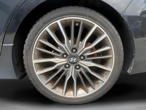 Used 2018 Hyundai Elantra Sport FWD image 18