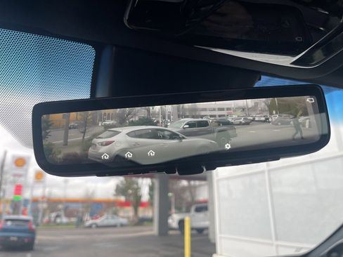 Used 2021 Toyota Venza Limited image 69