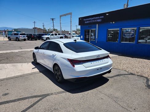 Used 2021 Hyundai Elantra SEL FWD image 5