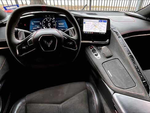 Used 2020 Chevrolet Corvette 3LT w/ 3LT Preferred Equipment Group image 16