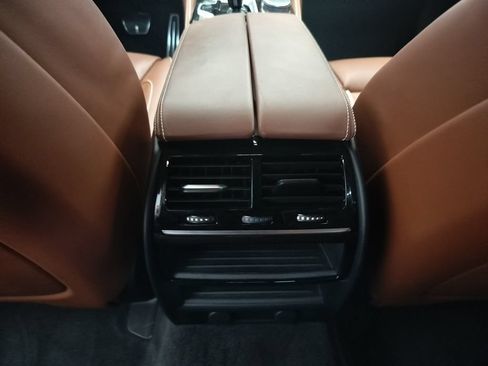 Used 2019 BMW M550i xDrive w/ Dynamic Handling Package AWD/4WD image 19