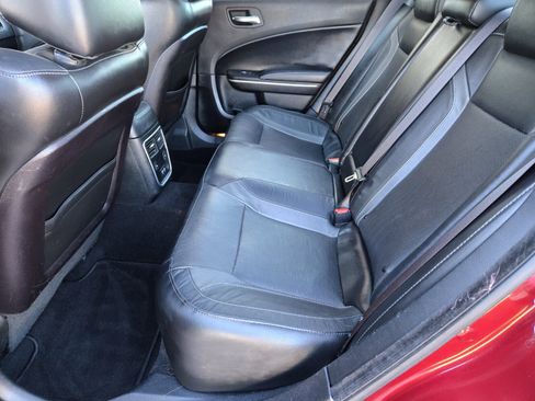 Used 2019 Dodge Charger SXT image 9