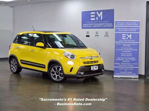 Used 2014 FIAT 500L Trekking w/ Popular Equipment Group image 1