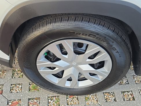 Used 2026 Toyota Corolla Cross L image 6