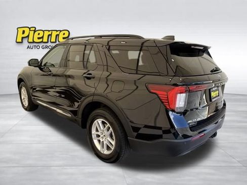 Used 2025 Ford Explorer Active AWD/4WD image 2