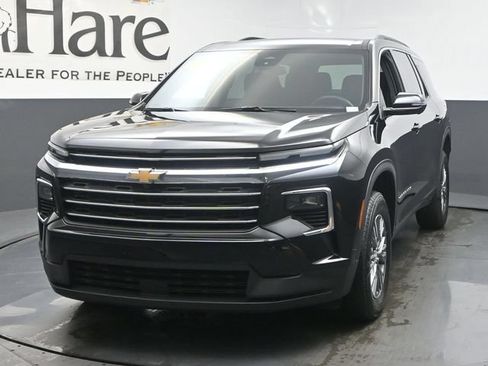 Used 2024 Chevrolet Traverse LT FWD image 7