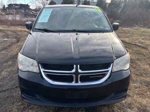 Used 2013 Dodge Grand Caravan SE image 2