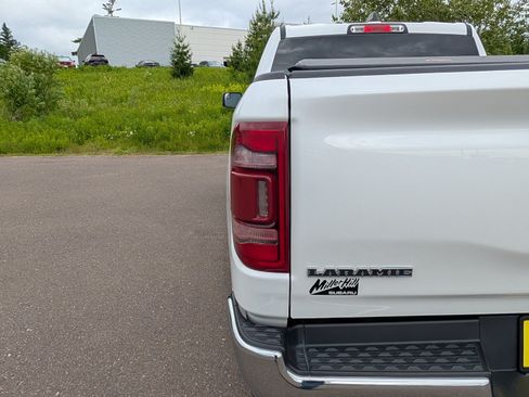 Used 2023 RAM 1500 Laramie AWD/4WD image 17