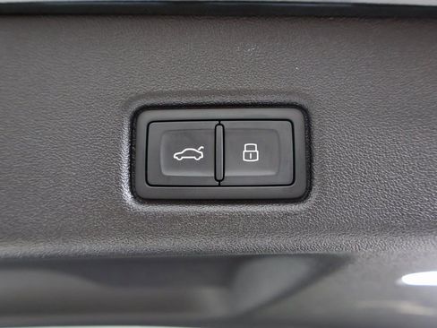 New 2025 Audi Q5 Prestige image 16