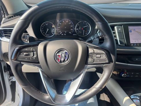 Used 2022 Buick Enclave Avenir FWD image 21