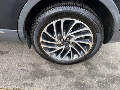 Used 2019 Lincoln Nautilus Reserve image 9