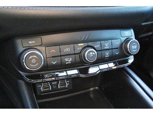 Used 2022 Dodge Durango SXT image 23