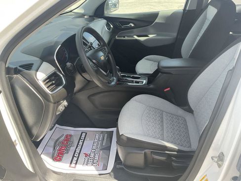 Used 2022 Chevrolet Equinox LS AWD/4WD image 10