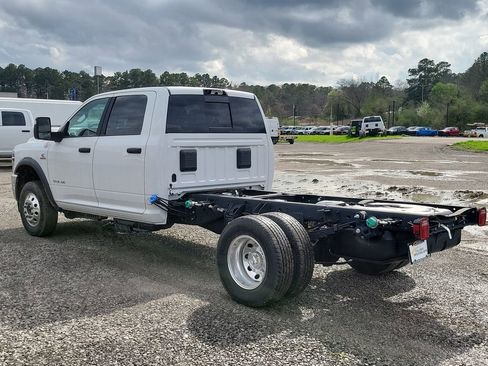 New 2026 RAM 3500 Big Horn AWD/4WD image 5