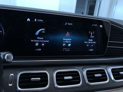 Used 2021 Mercedes-Benz GLS 450 4MATIC image 27