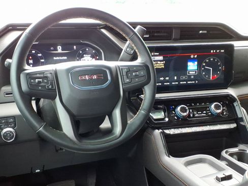 Used 2025 GMC Sierra 2500 AT4 AWD/4WD image 12