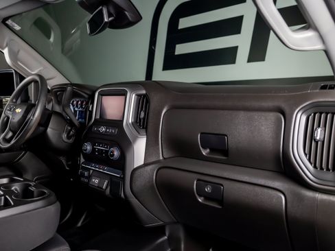 Used 2025 Chevrolet Silverado 3500 W/T AWD/4WD image 14