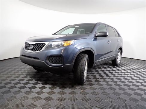 Used 2011 Kia Sorento 2WD image 7