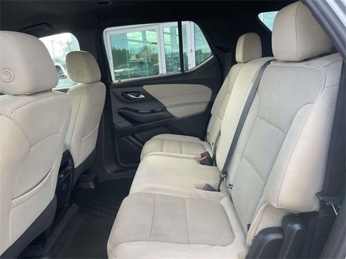 Used 2023 Chevrolet Traverse LS image 13