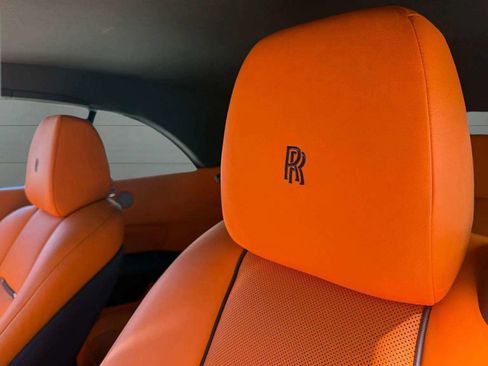 Used 2018 Rolls-Royce Dawn RWD image 38