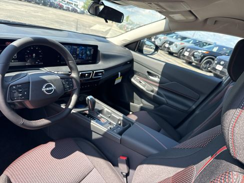 New 2027 Nissan Sentra SR FWD image 24