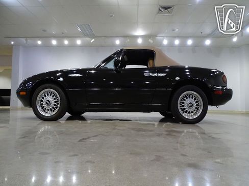 Used 1992 MAZDA MX-5 Miata image 8