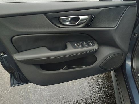 Certified 2025 Volvo V60 B5 Cross Country Plus image 8